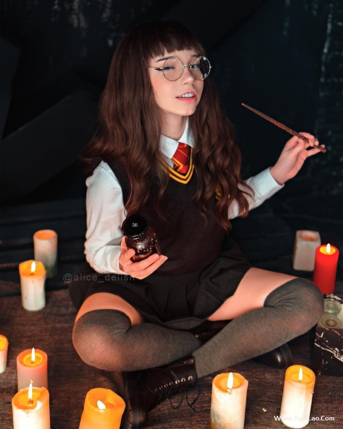 Alice Delish Moaning Myrtle 0014 4361416751.jpg