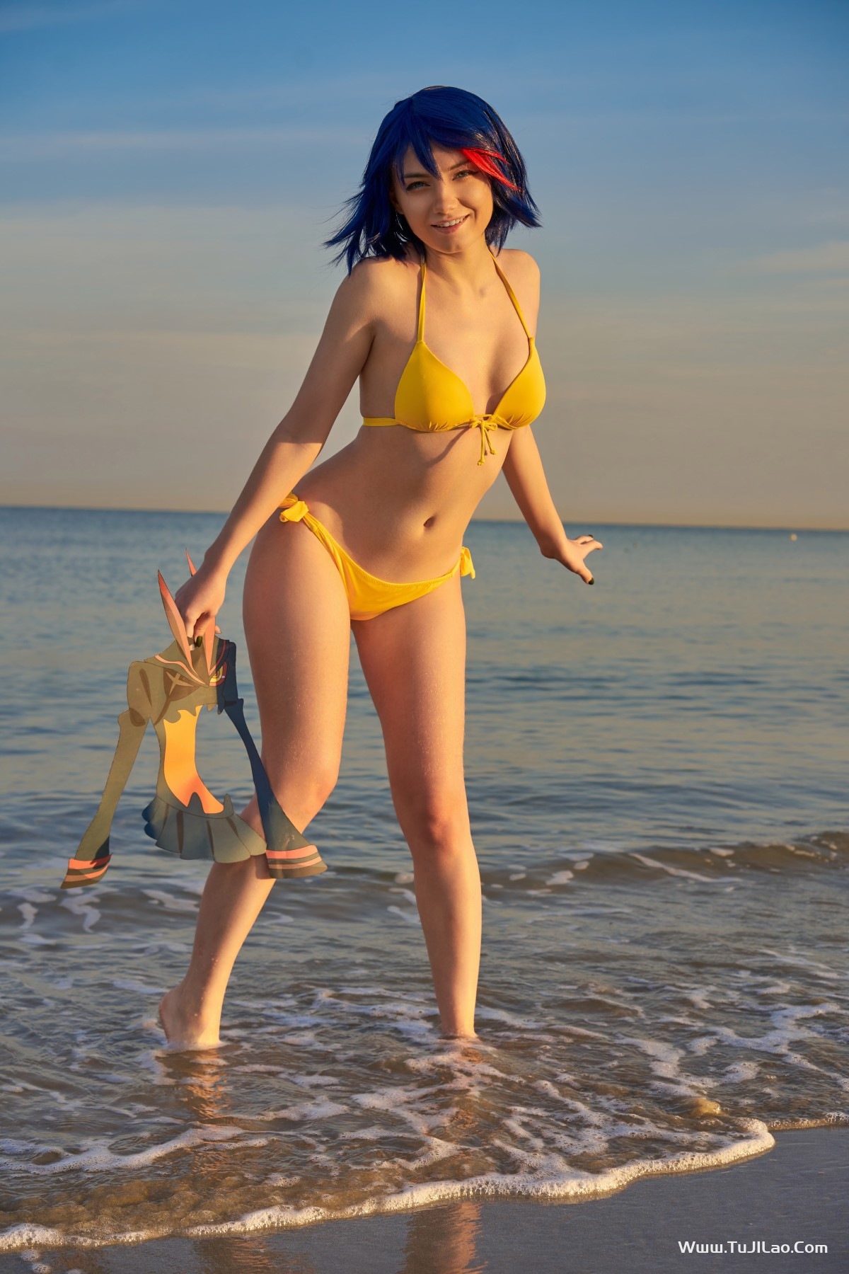 CarryKey Ryuko Matoi Bikini 0001 3662308572.jpg