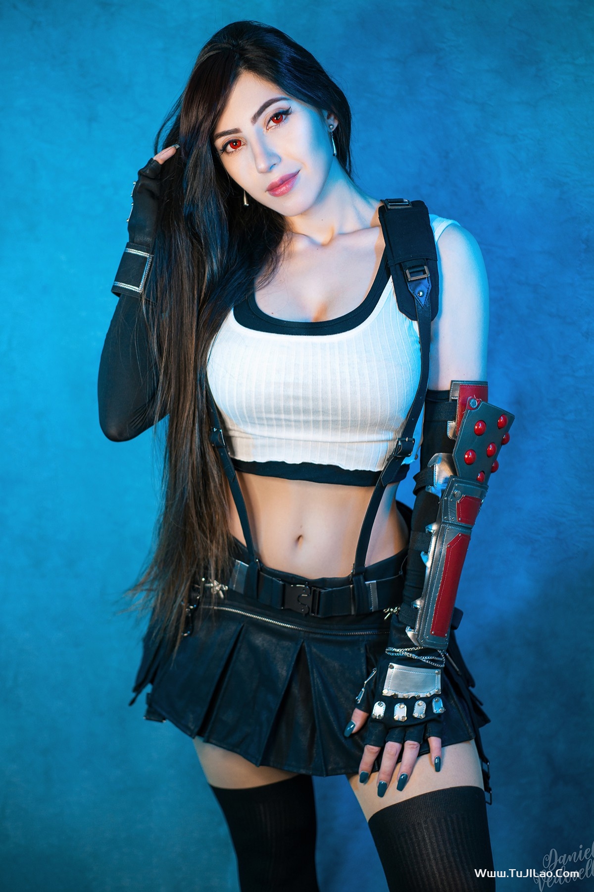 Danielle Vedovelli – Tifa Set 2