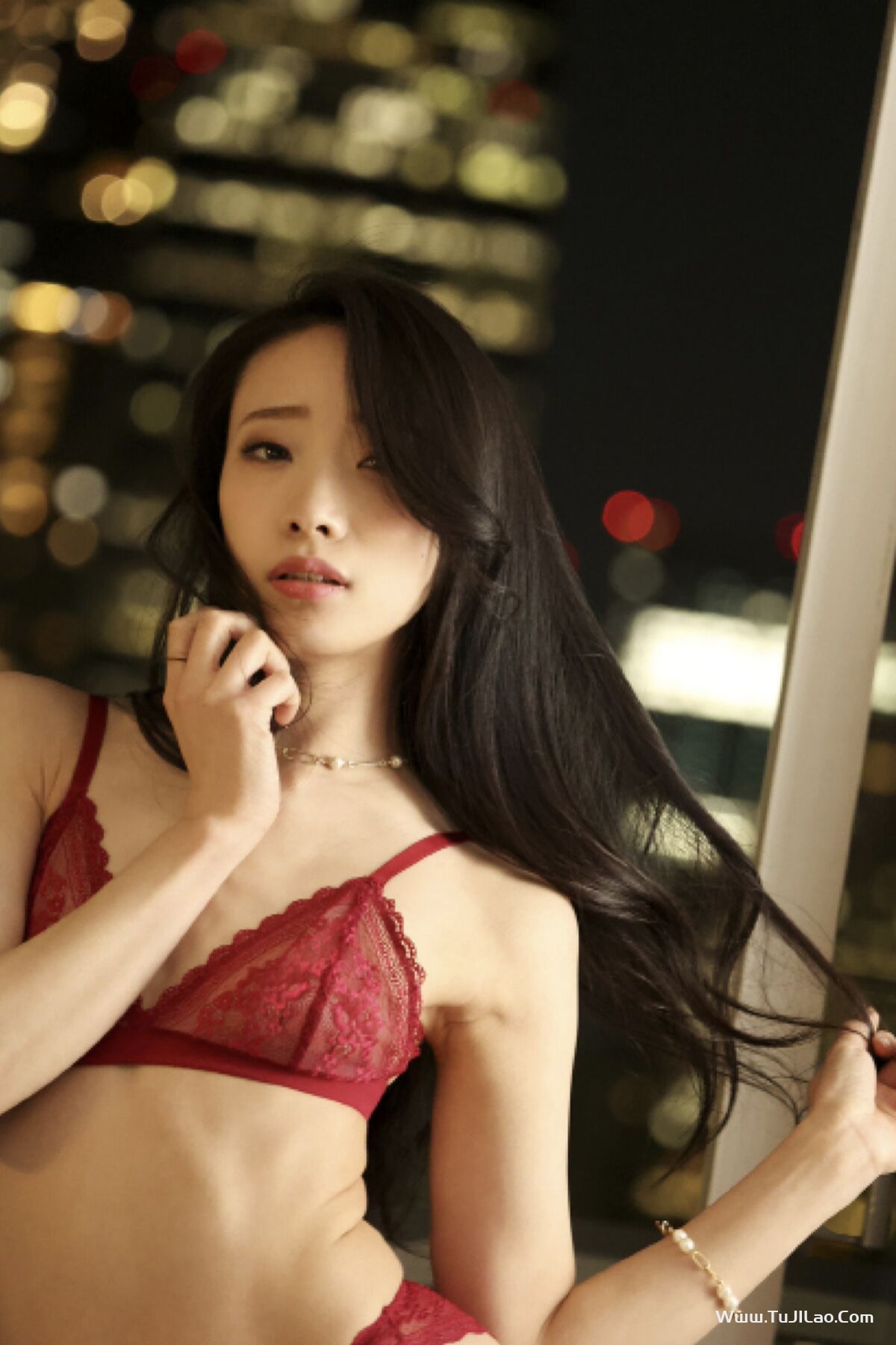 Gravure Photobook Haruki Ashina 芦名はるき – Drowning In Love Swan