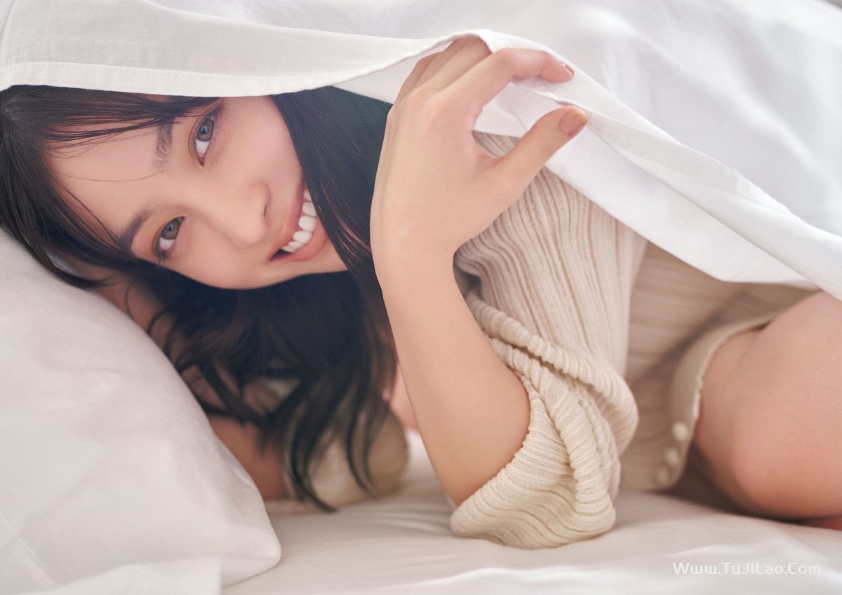 Kanna Hashimoto 橋本環奈 写真集 カレイドスコープ A