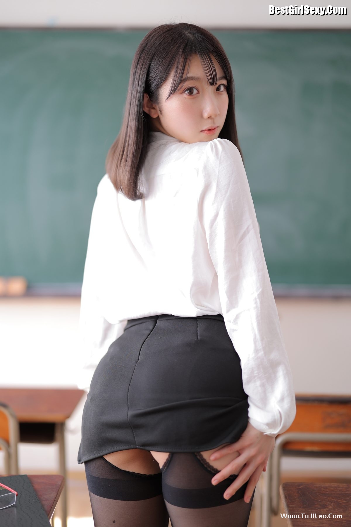 Momo Ogawa 大河もも – Only I Know What Would Happen If Momo-chan Became A Teacher A