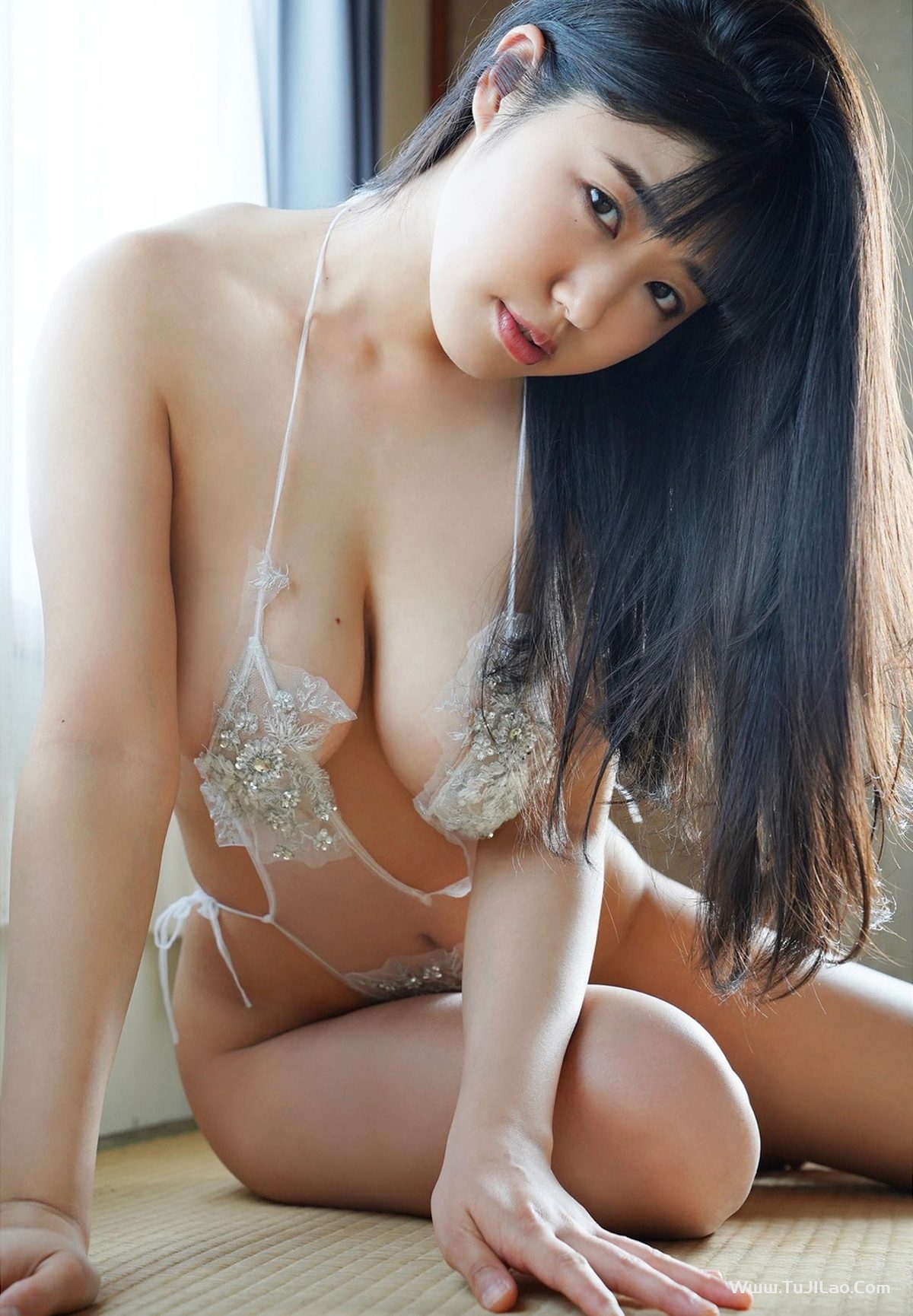 Momoka Yotsuba 四葉杏果 写真集 Secret Lover A