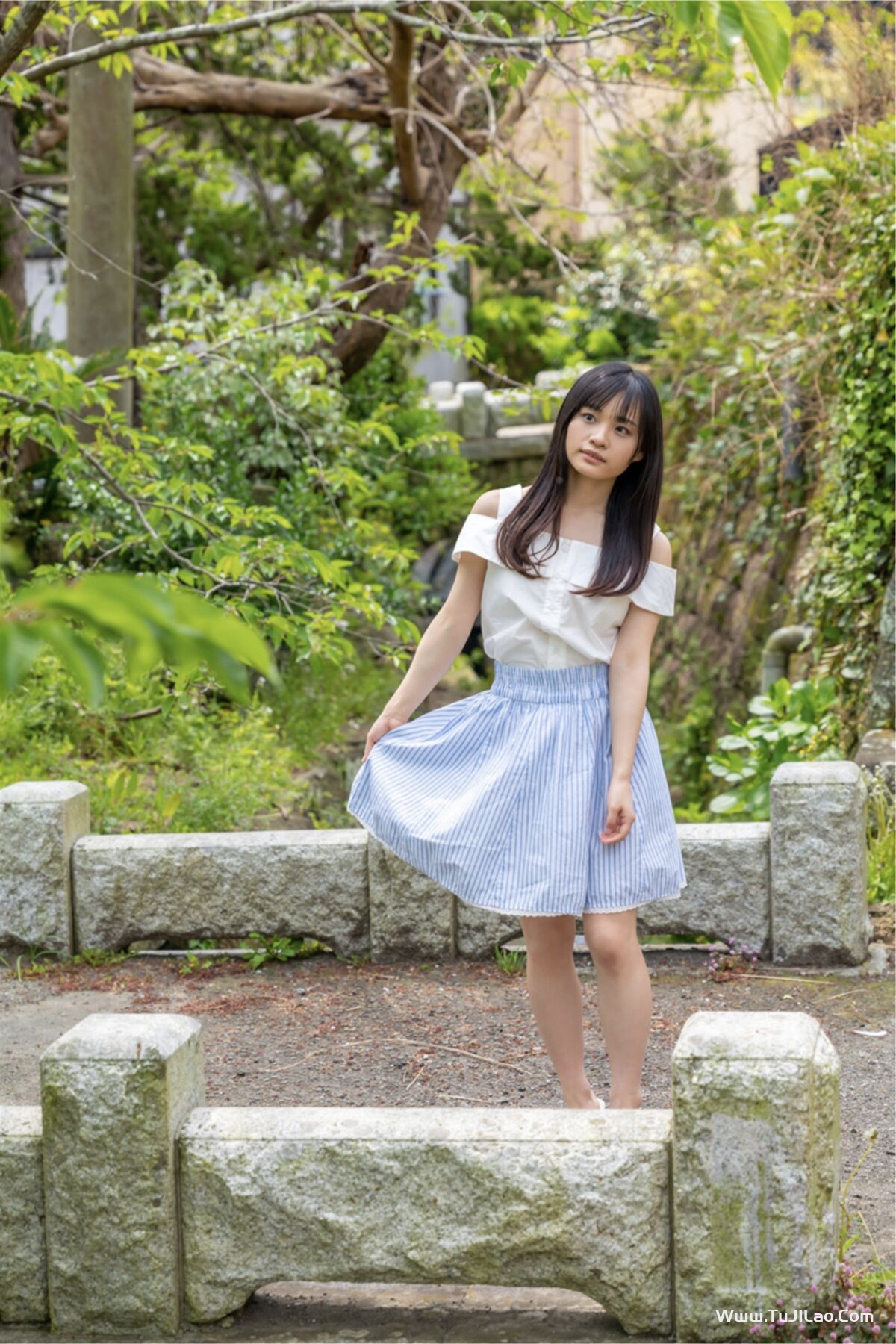 Official Gravure Photobook Kanon Urara 花音うらら – Summer Rei