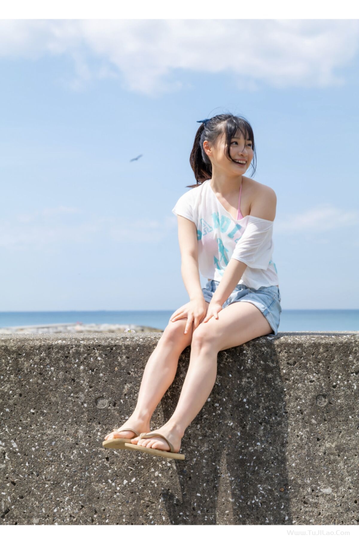 Official Gravure Photobook Kanon Urara 花音うらら – Summer Rei