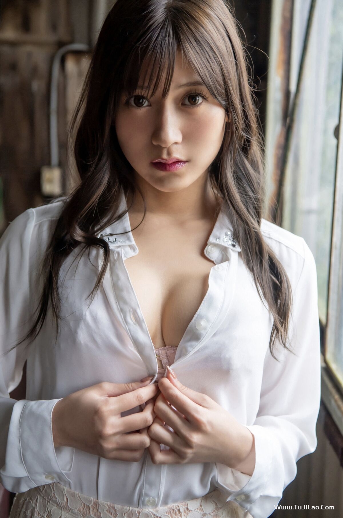 Official Gravure Photobook Reira Fujii 藤井レイラ – Reira