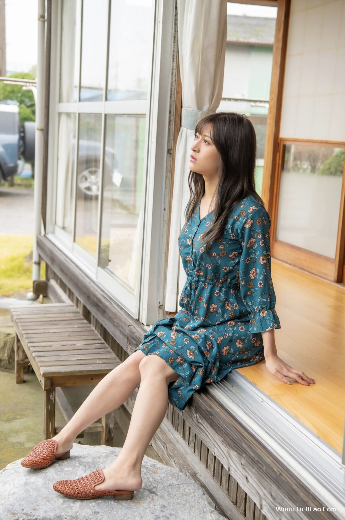 Official Gravure Photobook Reira Fujii 藤井レイラ – Reira