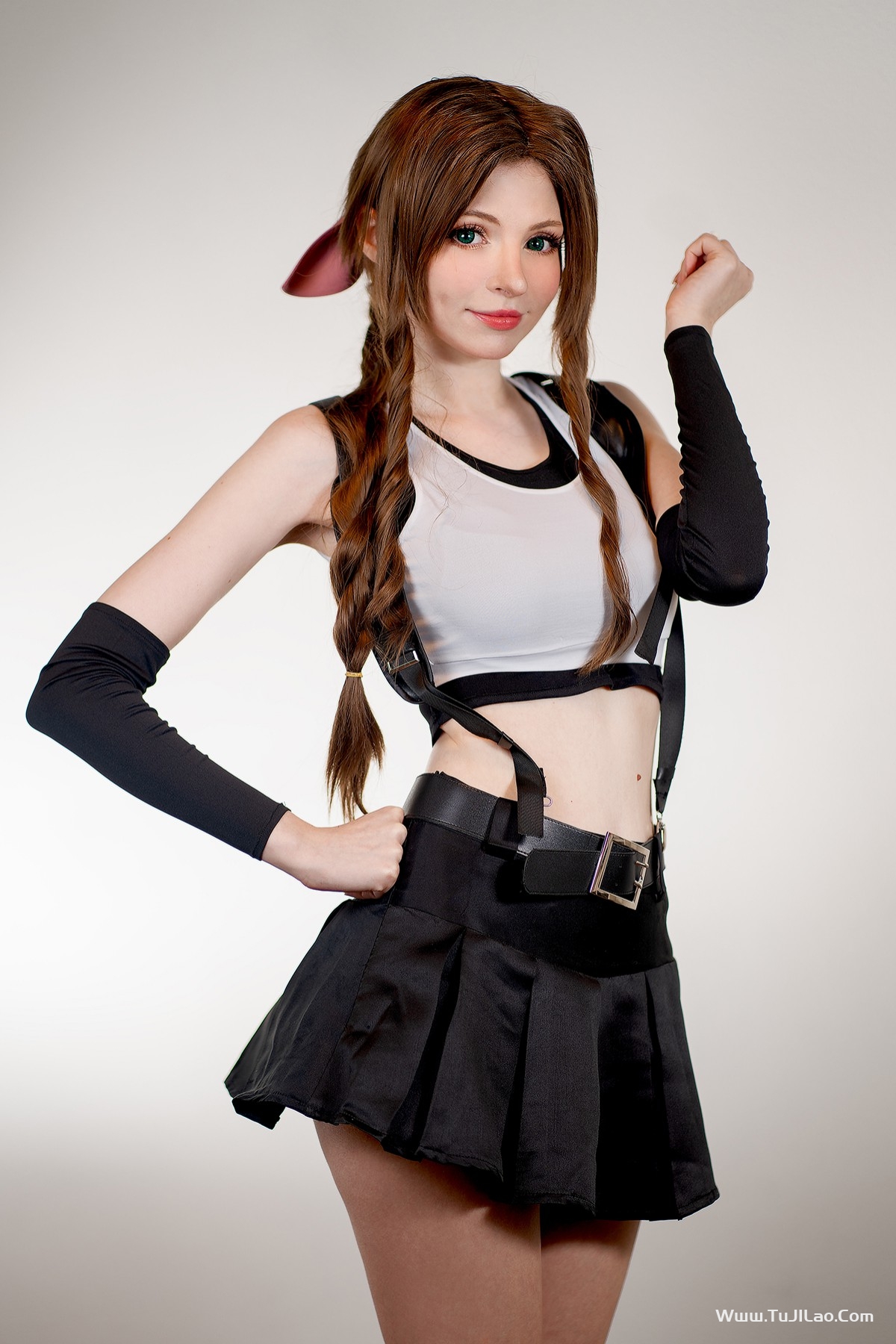 PeachMilky – Aerith Tifa Outfit