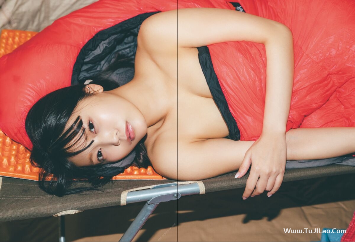 Photobook Reona Matsushita 松下玲緒菜 – 2nd 写真集 in the seasons Part1