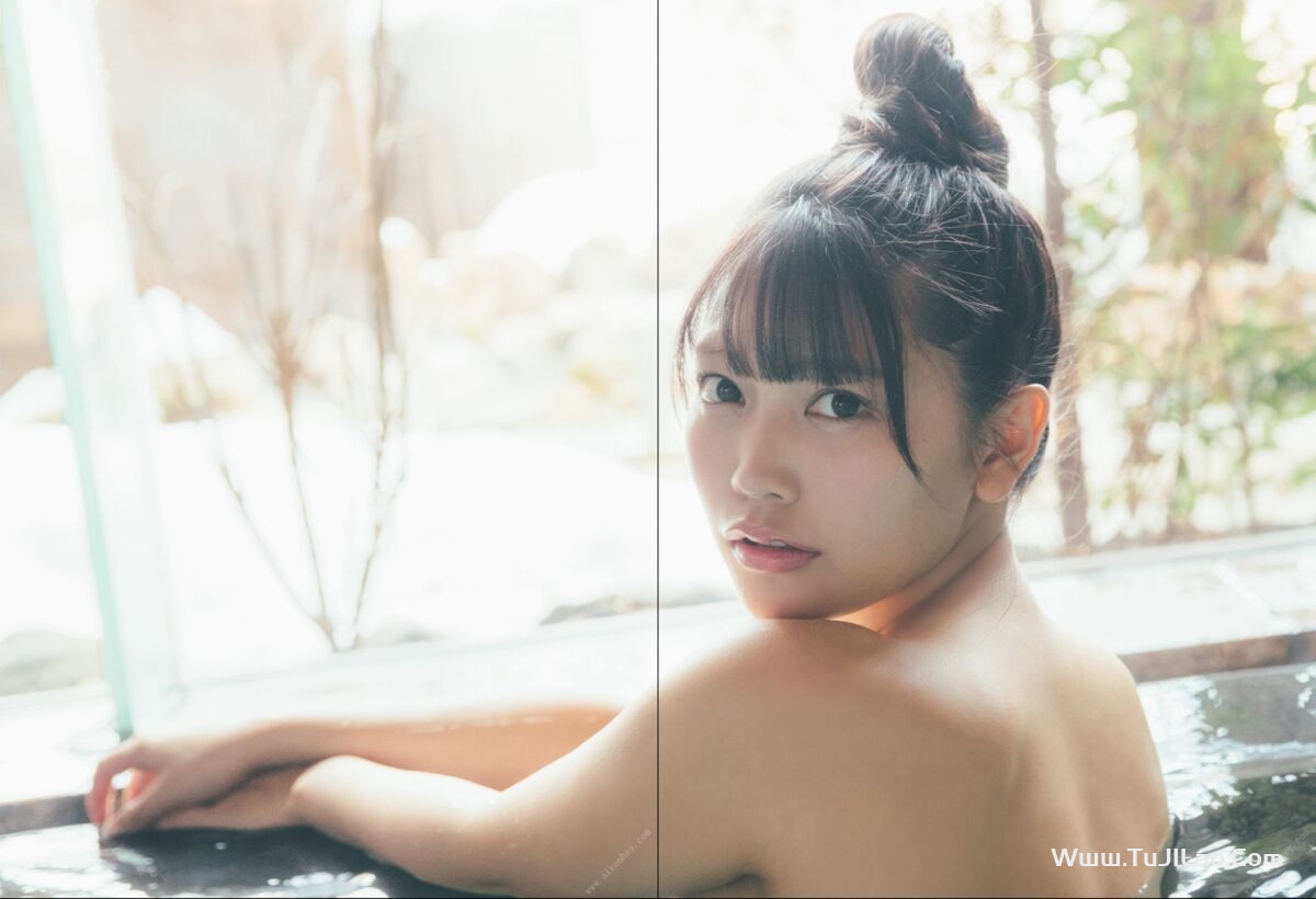 Photobook Reona Matsushita 松下玲緒菜 – 2nd 写真集 in the seasons Part2