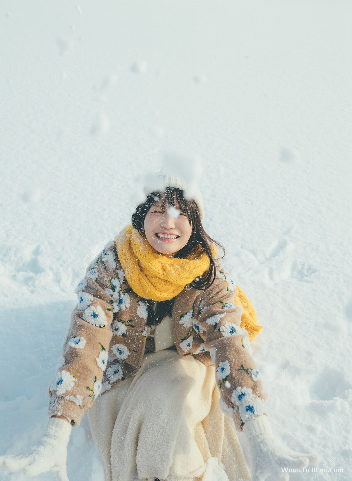 Photobook Reona Matsushita 松下玲緒菜 – 2nd 写真集 in the seasons Part2