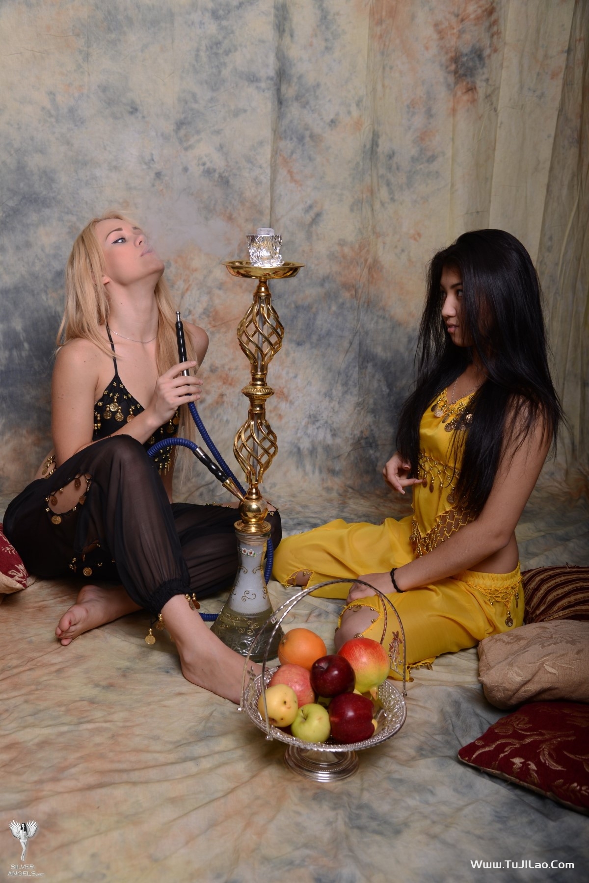 SilverAngels Irena And Karina Smoke 1 0011 1495661409.jpg