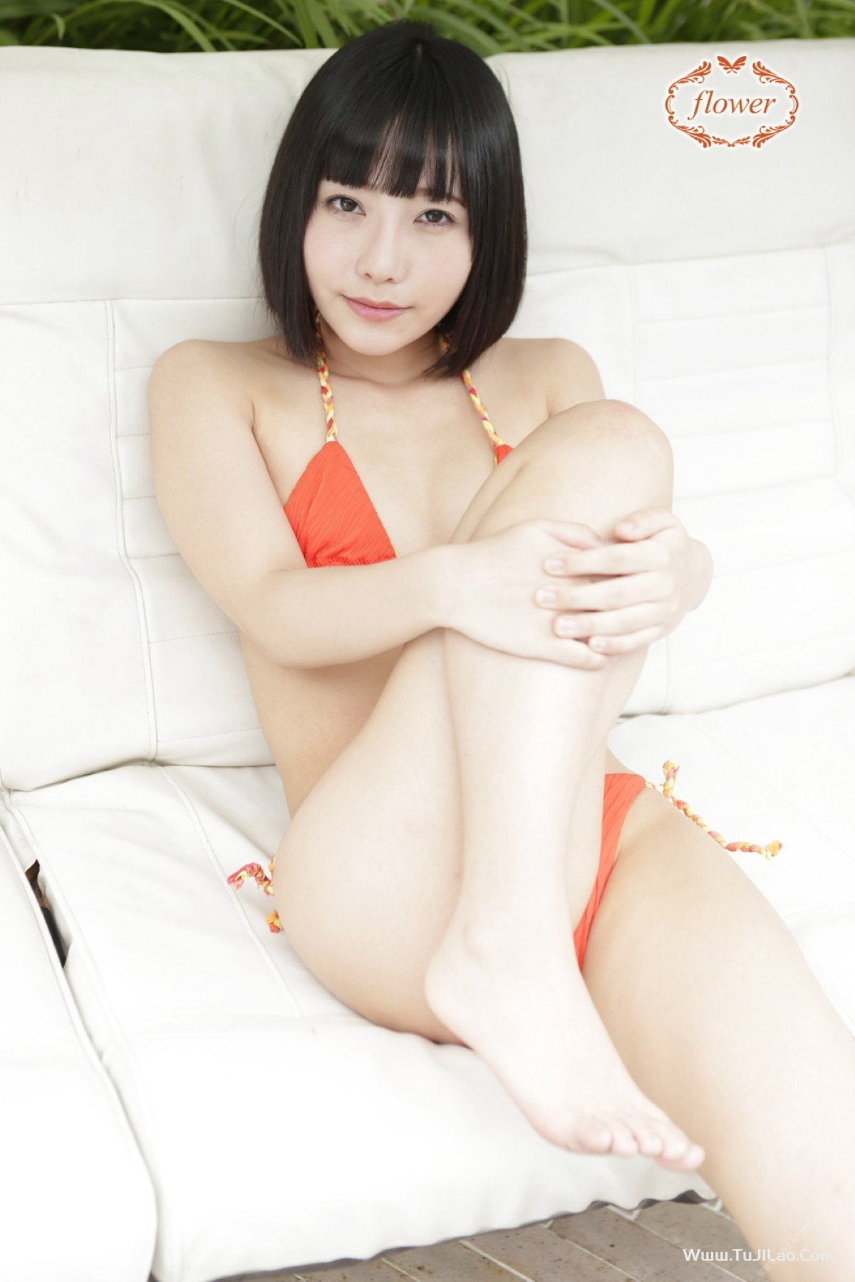 Photobook FLOWER Yui Shirasaka 白坂有以 Vol.01