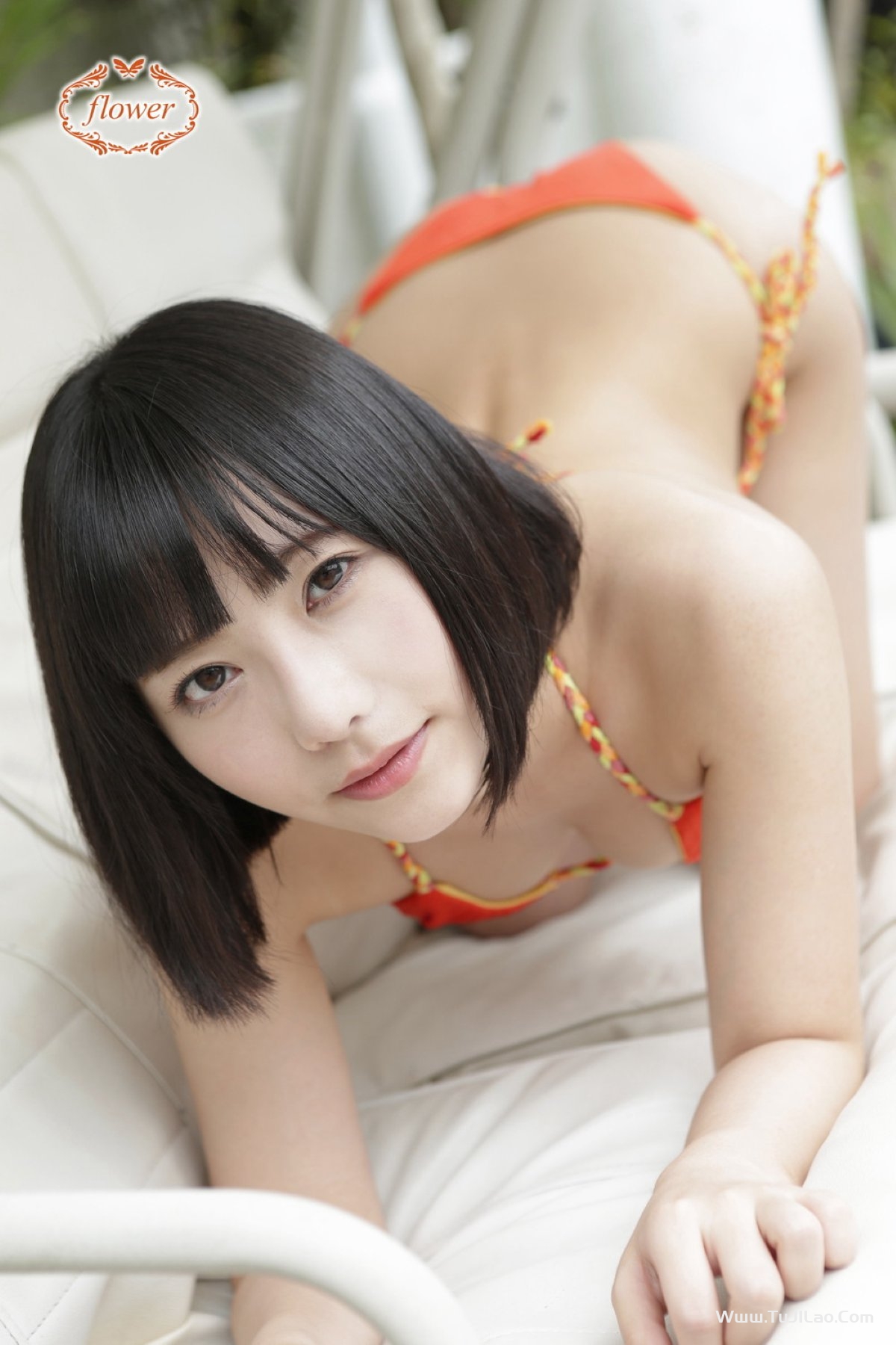 Photobook FLOWER Yui Shirasaka 白坂有以 Vol.01