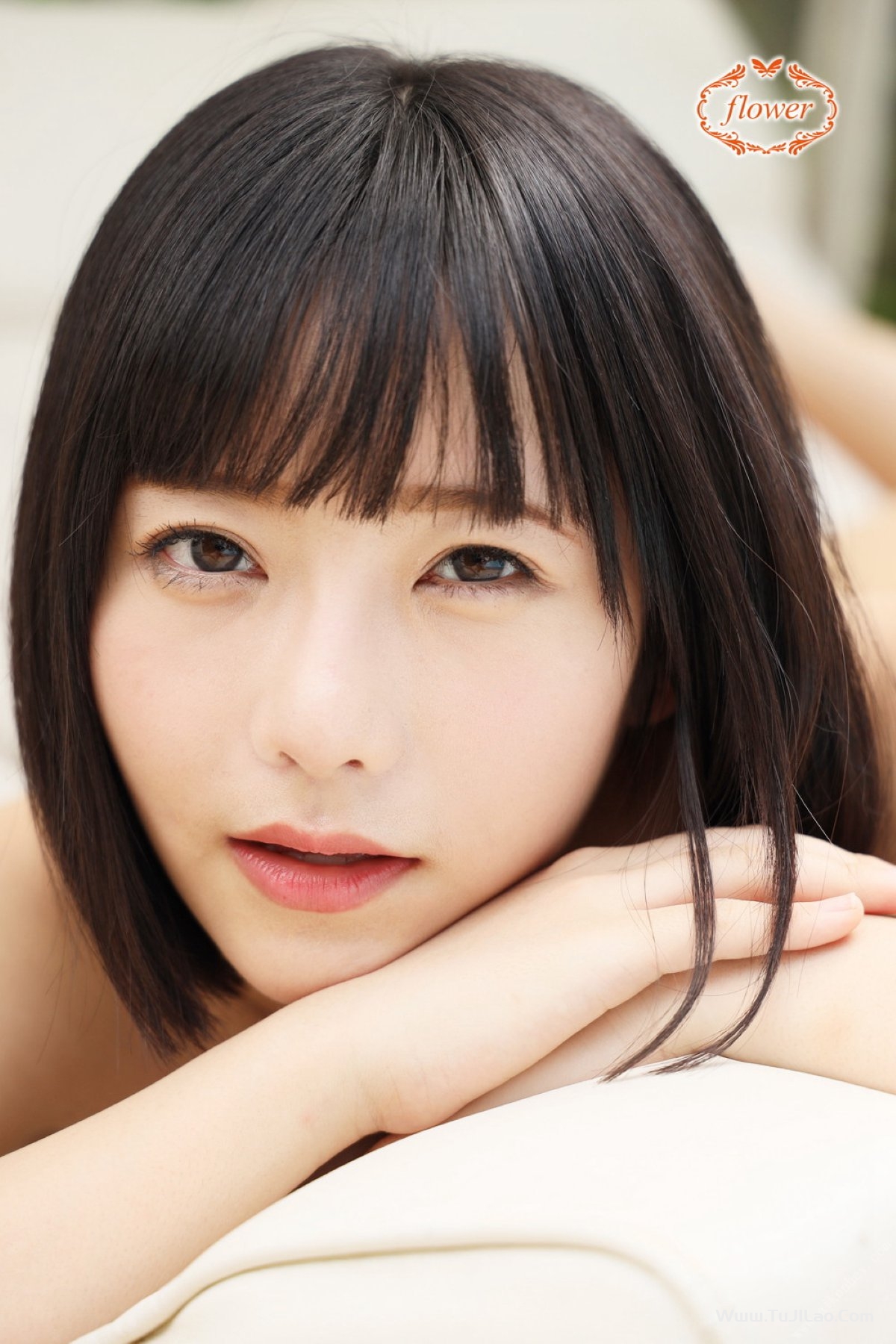 Photobook FLOWER Yui Shirasaka 白坂有以 Vol.01