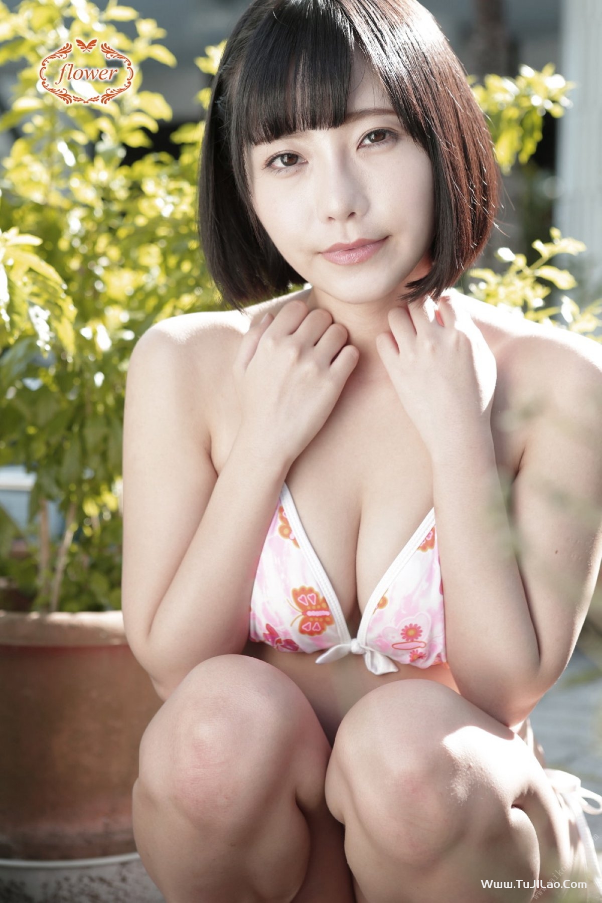 Photobook FLOWER Yui Shirasaka 白坂有以 Vol.01