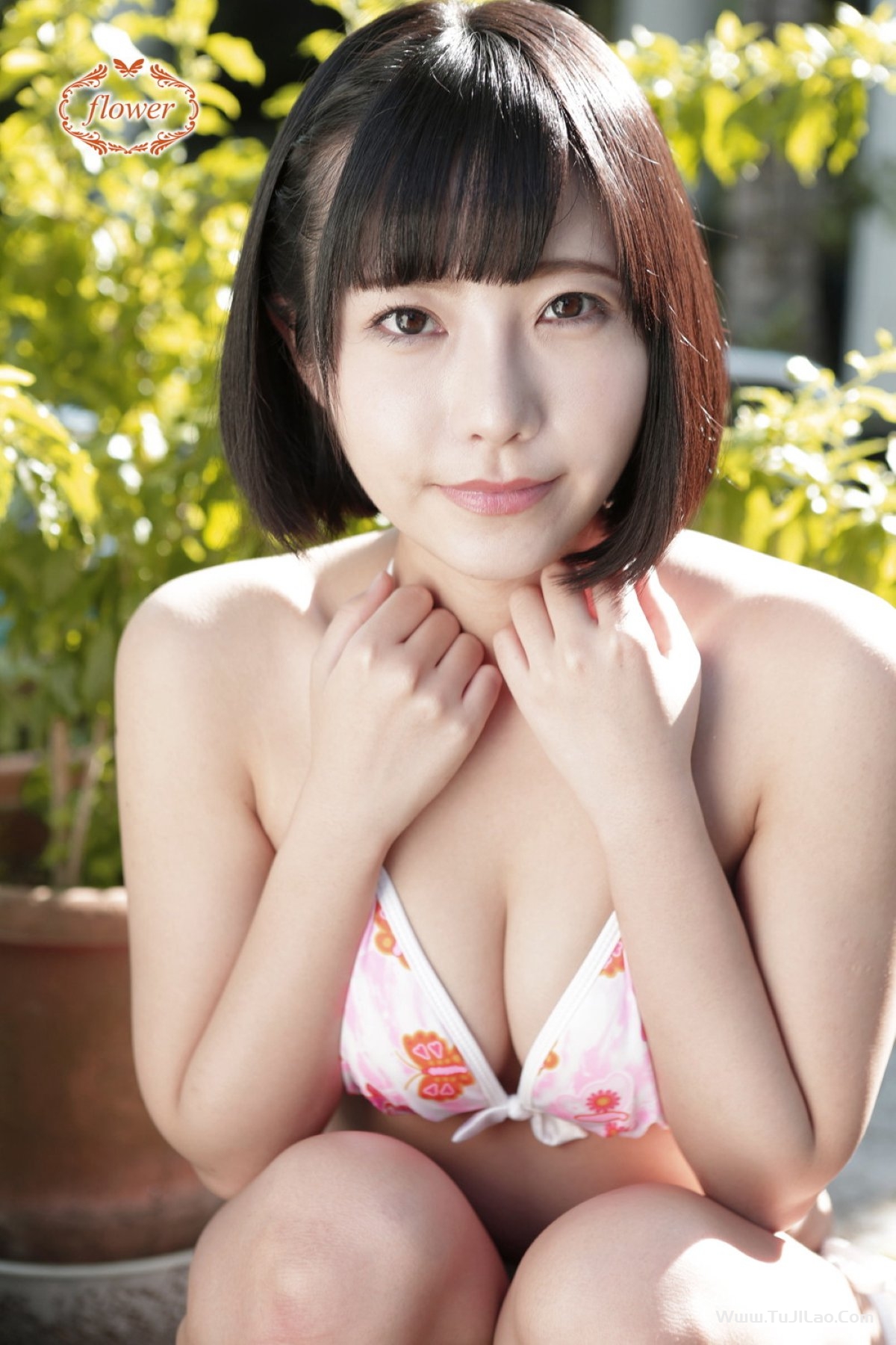 Photobook FLOWER Yui Shirasaka 白坂有以 Vol.01