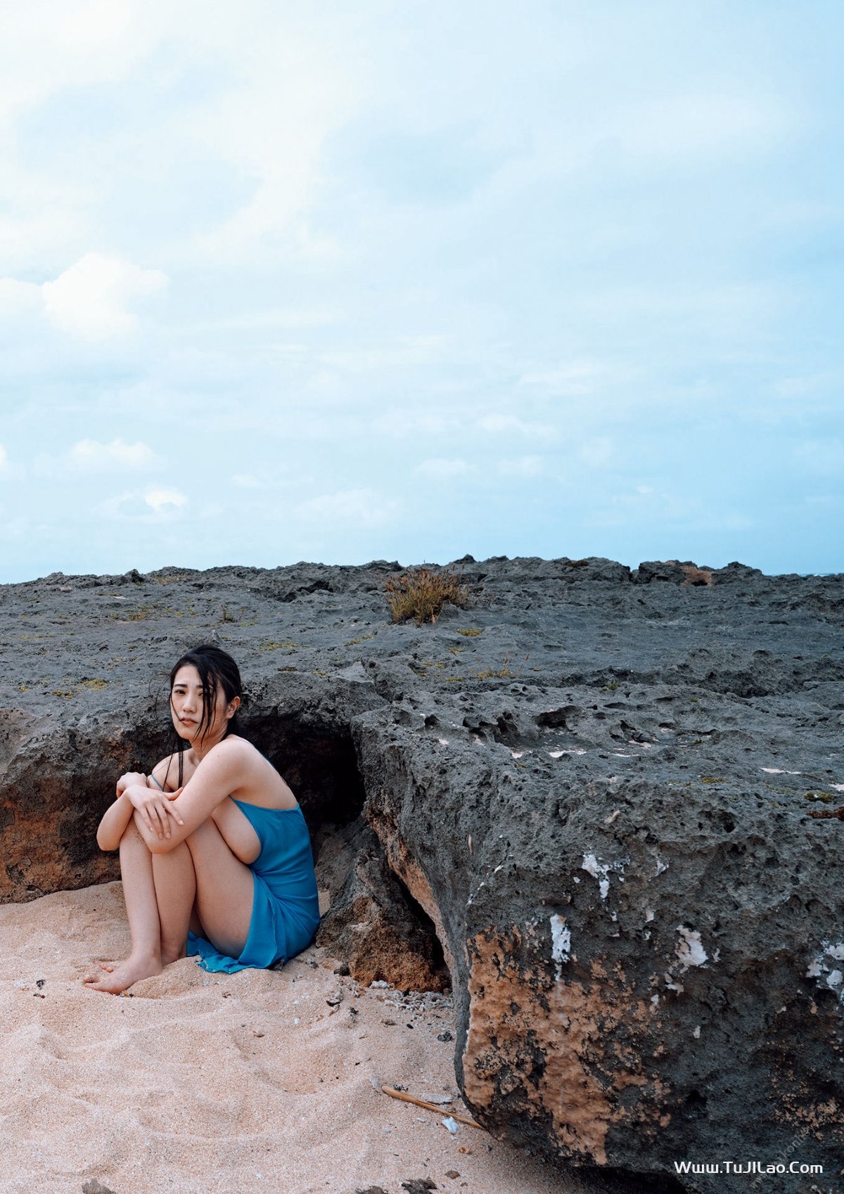 Photobook 草野綾1st写真集 あめ色の空に